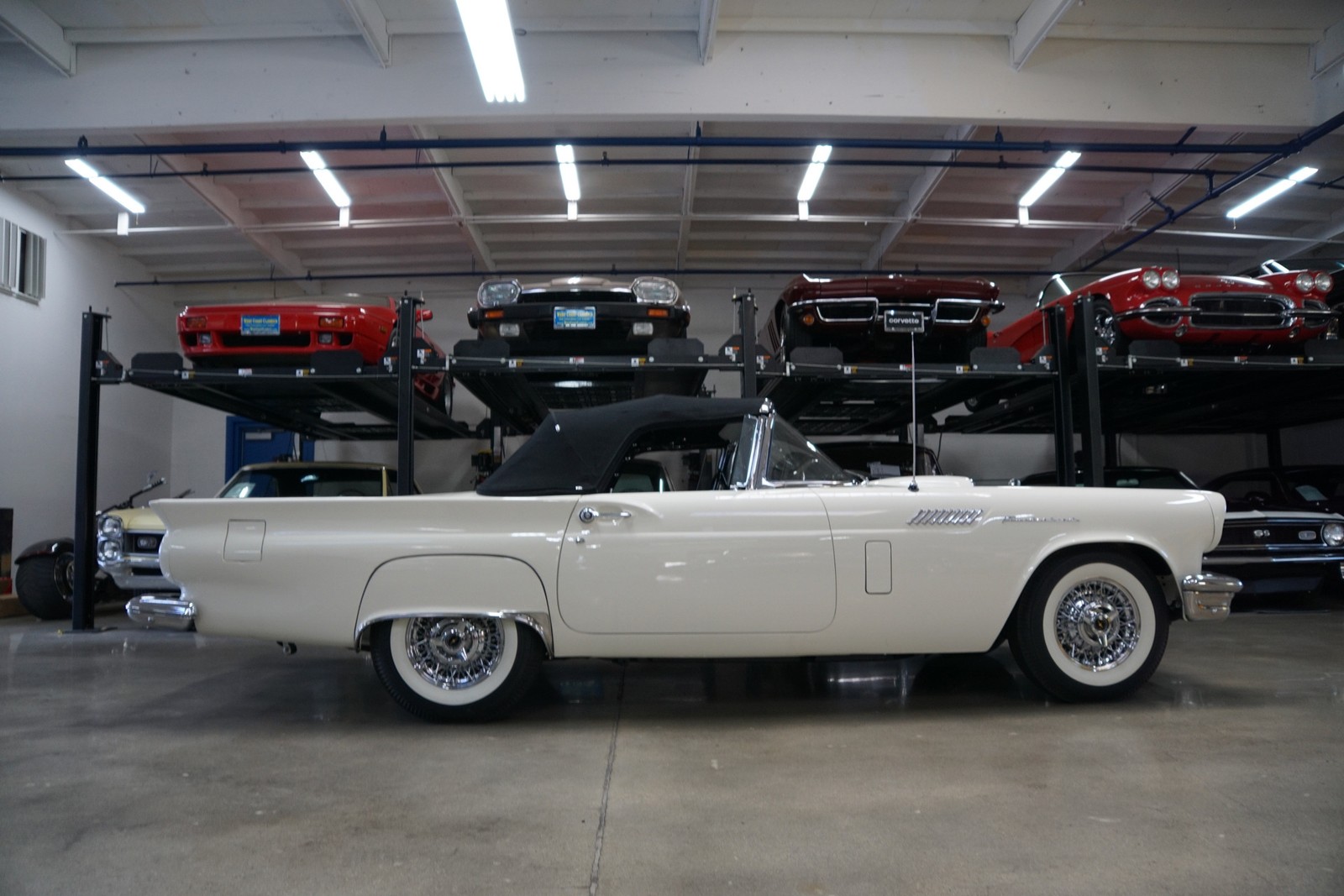 Ford-Thunderbird-1957-Convertible-2