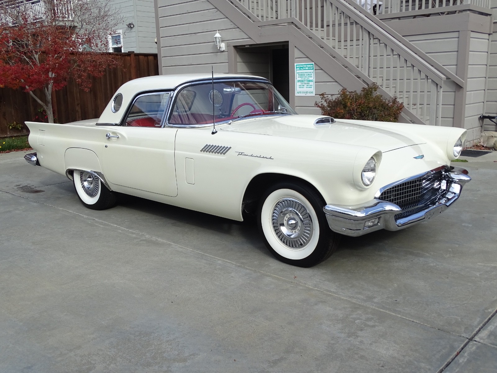 Ford-Thunderbird-1957-Convertible-2