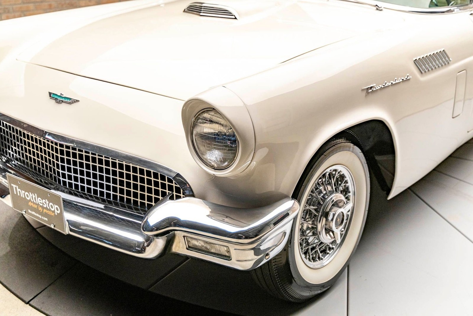 Ford-Thunderbird-1957-Convertible-22