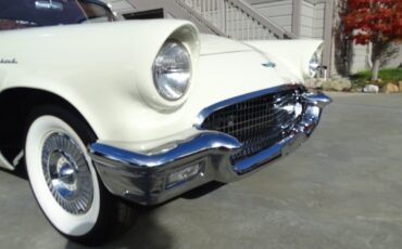 Ford-Thunderbird-1957-Convertible-32