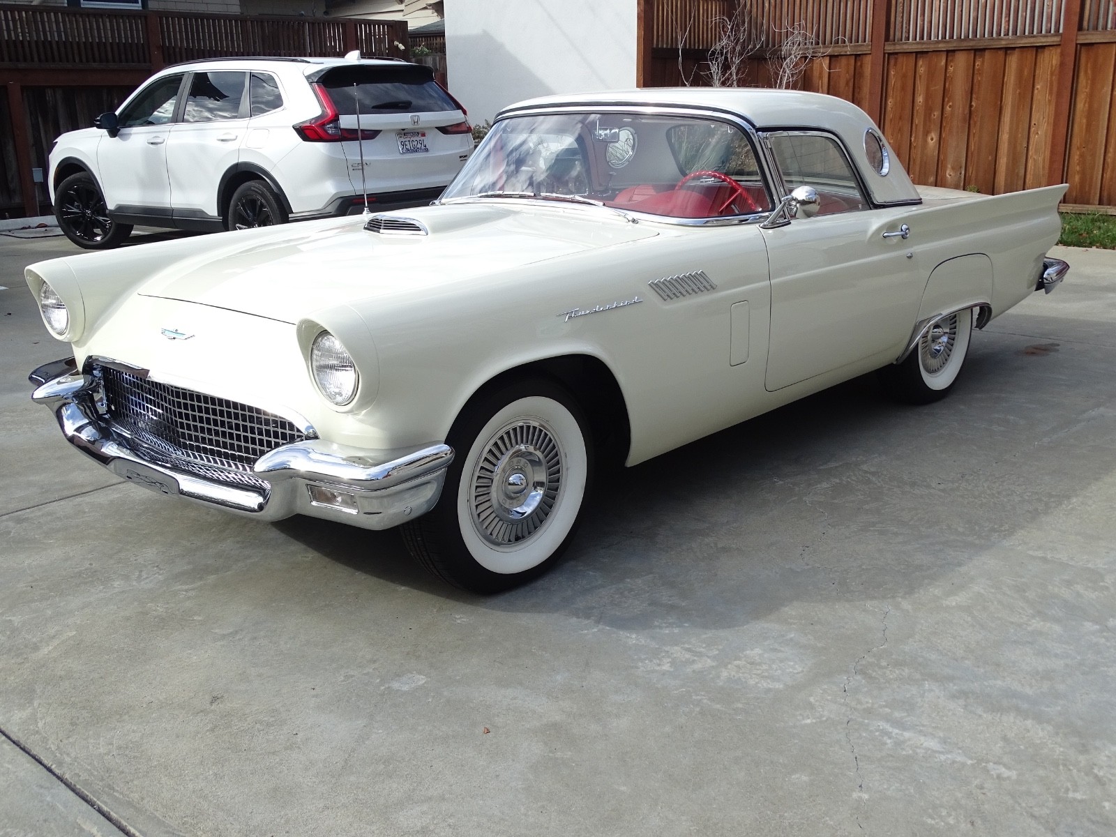 Ford-Thunderbird-1957-Convertible-4