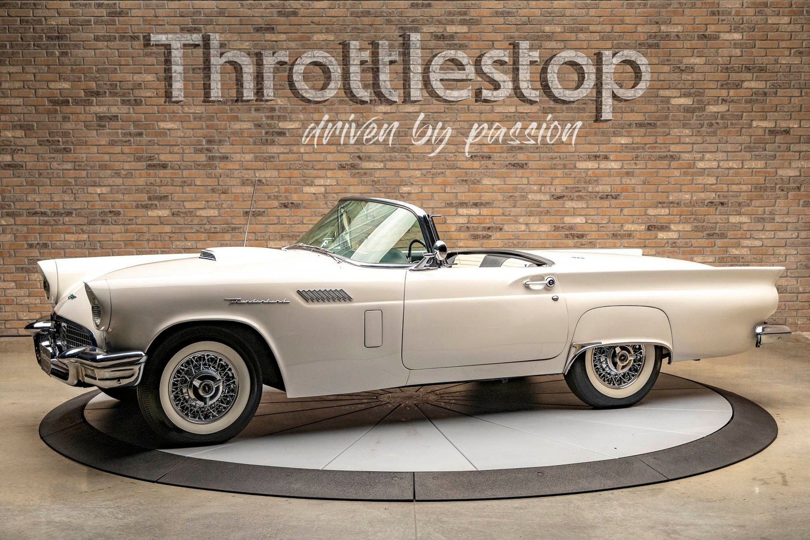 Ford Thunderbird 1957 Convertible