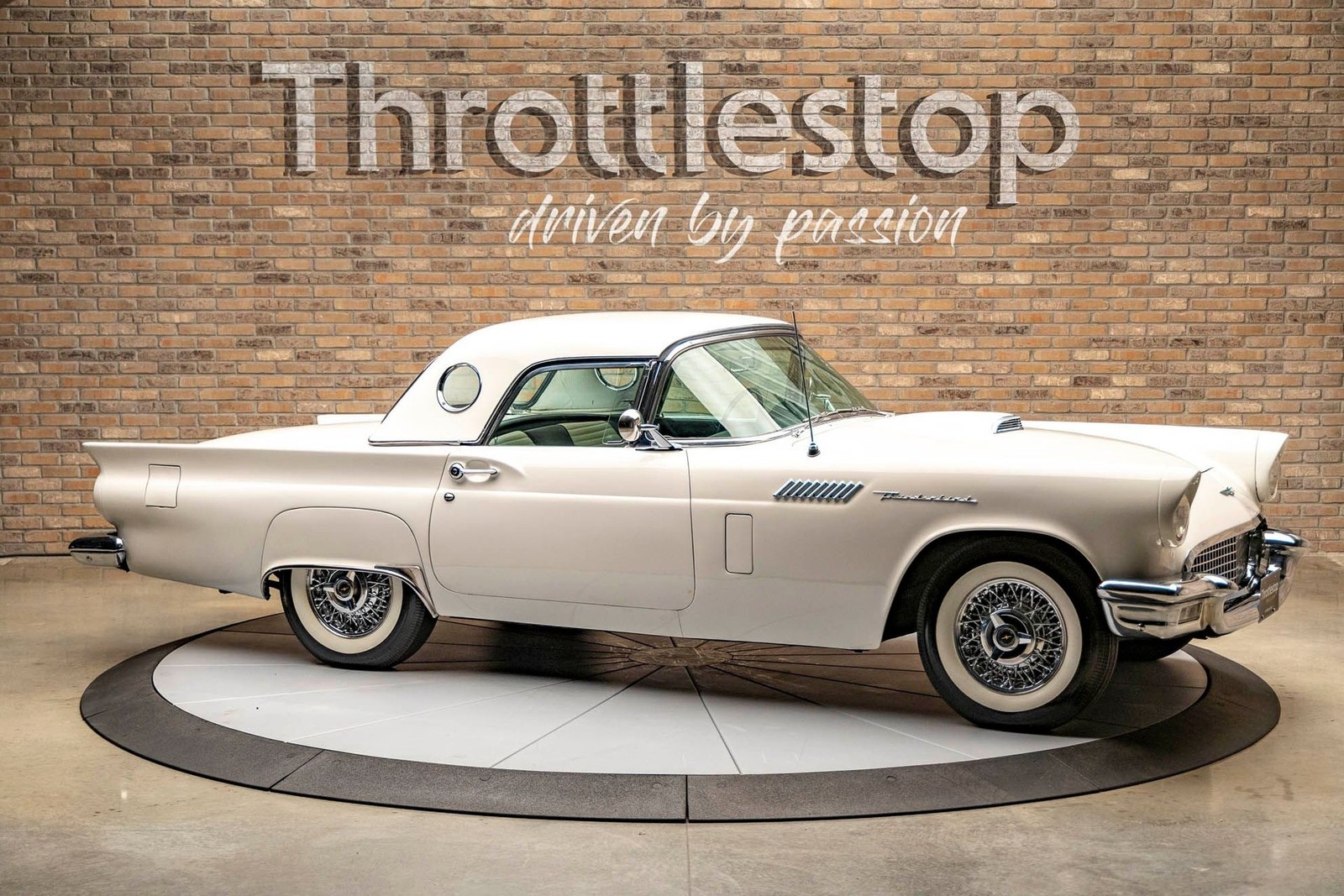 Ford-Thunderbird-1957-Convertible-5