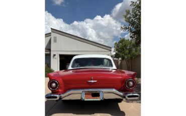 Ford-Thunderbird-1957-Red-Black-and-White-4