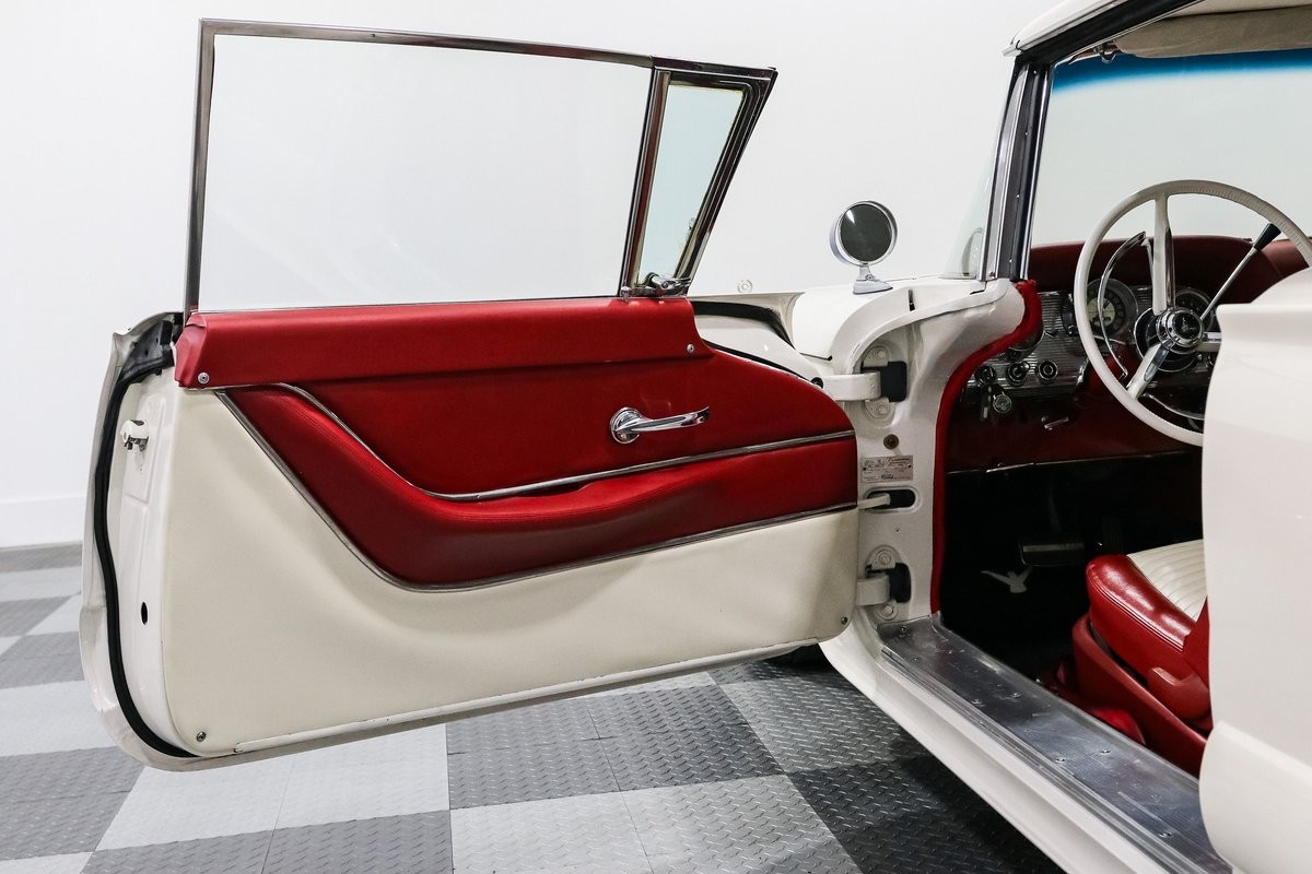 Ford-Thunderbird-1958-Coupe-12