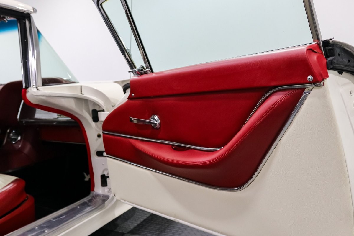 Ford-Thunderbird-1958-Coupe-17