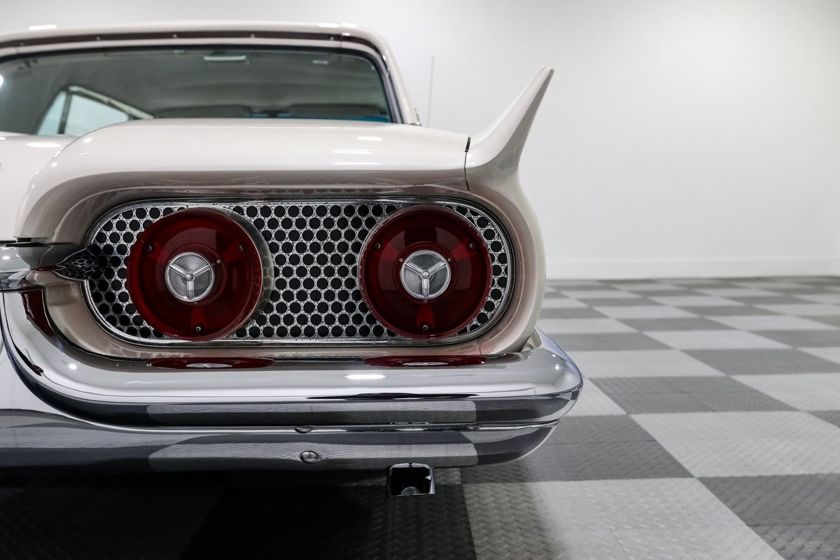 Ford-Thunderbird-1958-Coupe-24