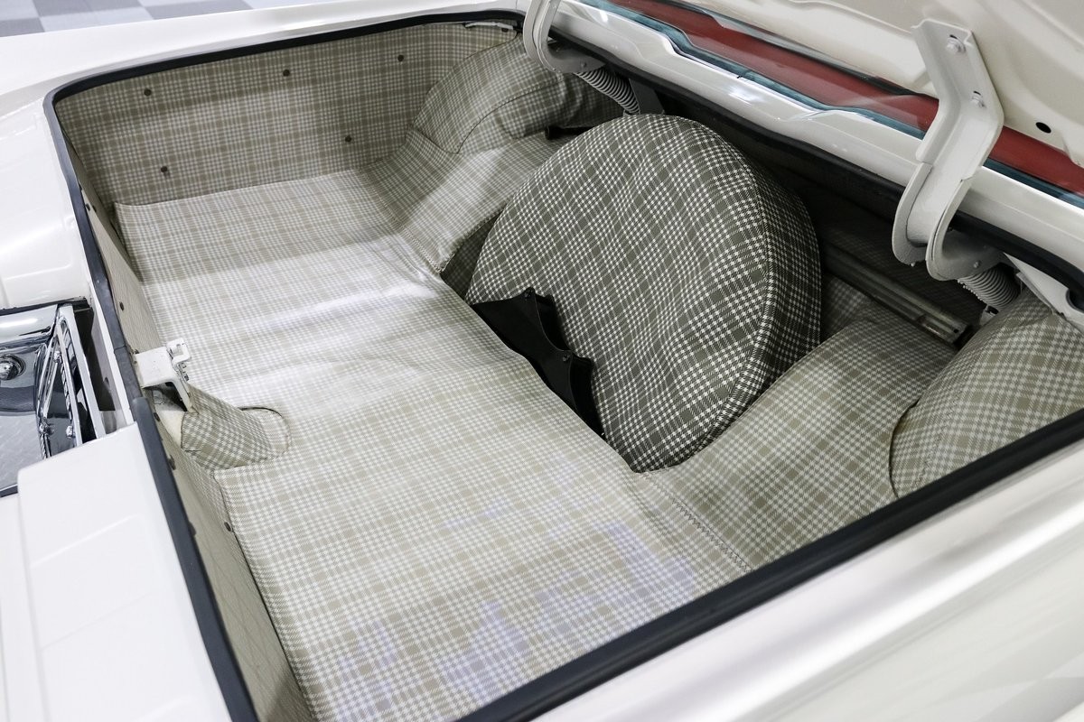 Ford-Thunderbird-1958-Coupe-31