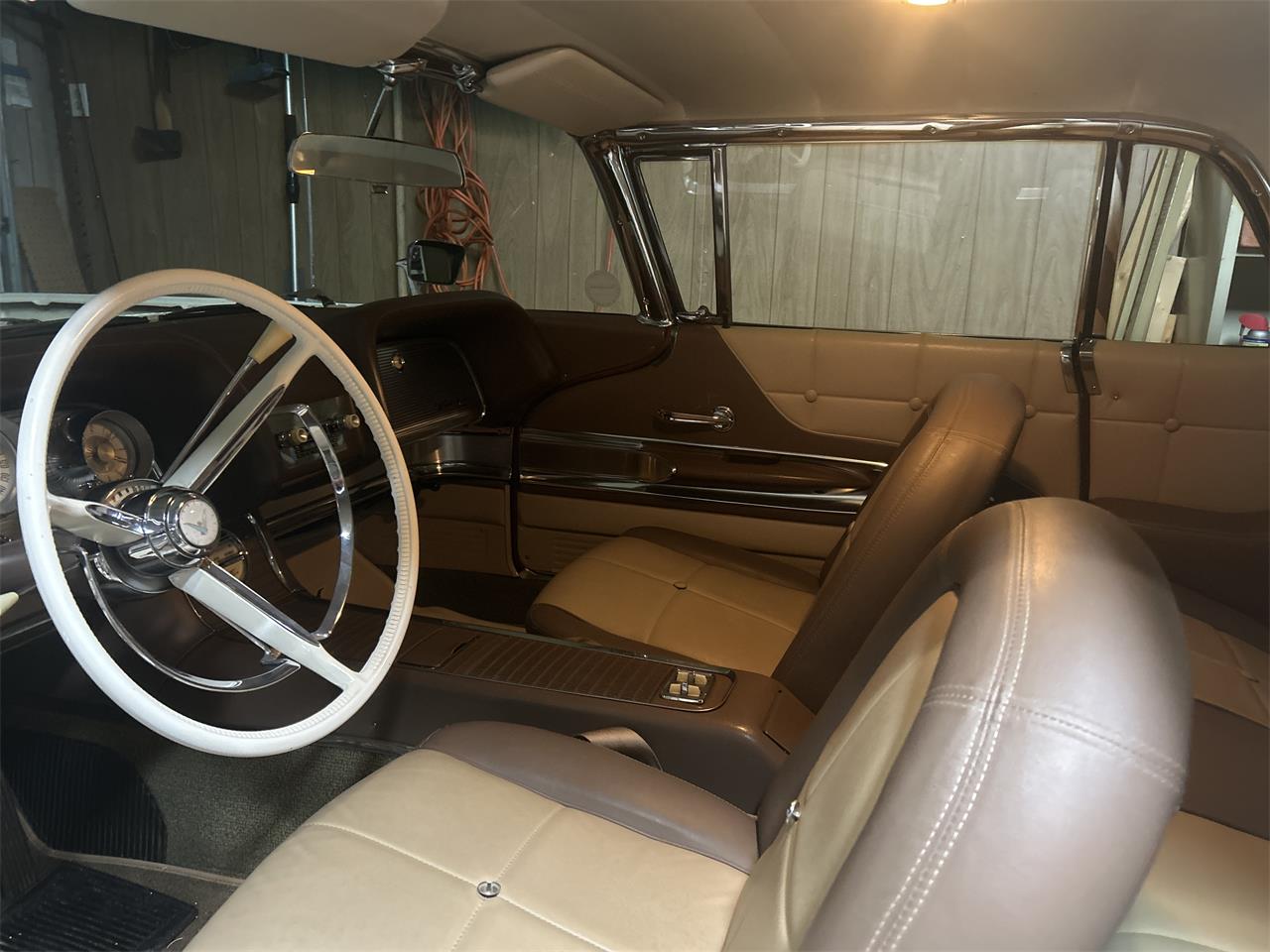 Ford-Thunderbird-1960-Creme-Light-brown-and-crem-4