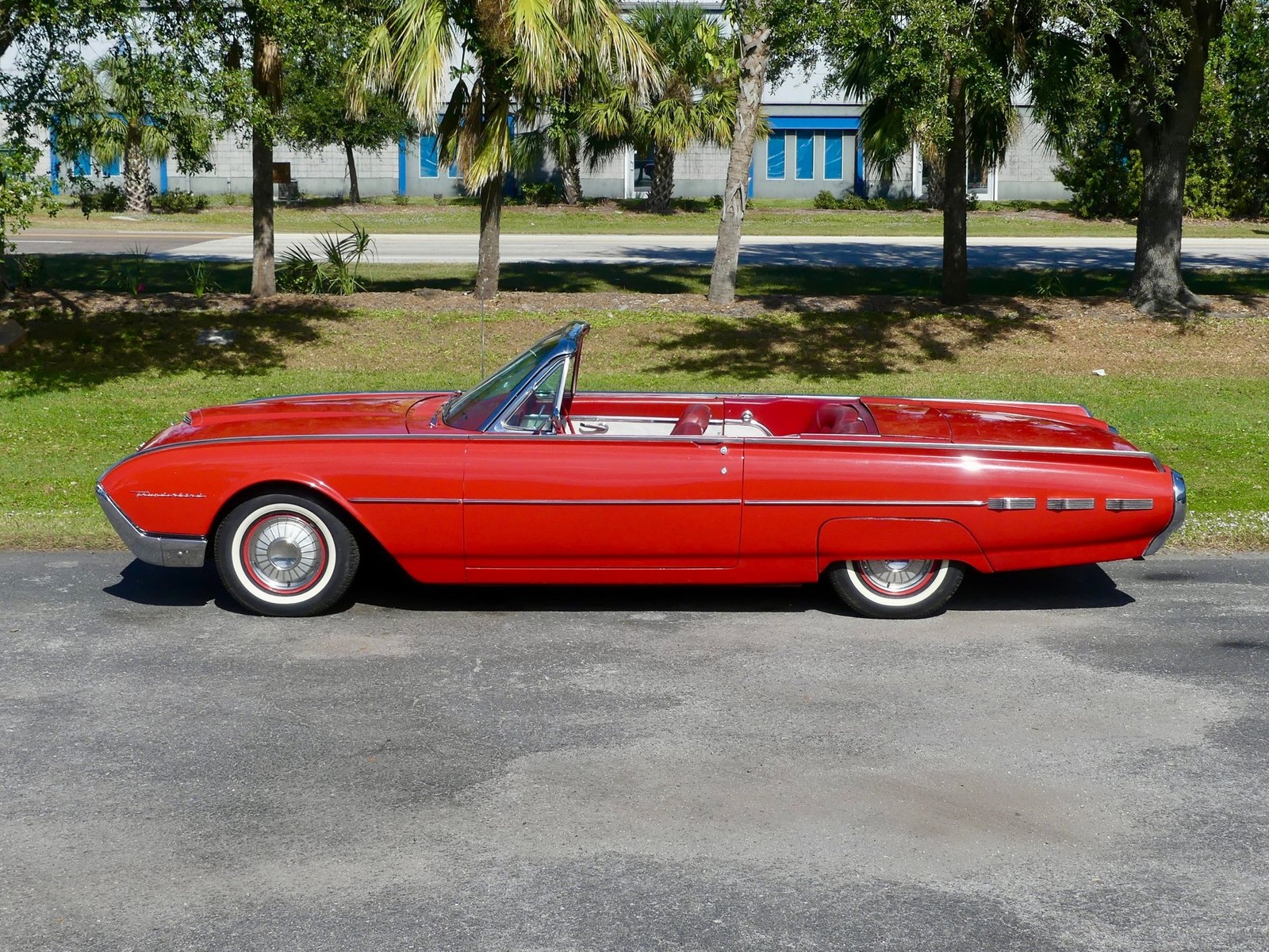 Ford-Thunderbird-1962-Convertible-12