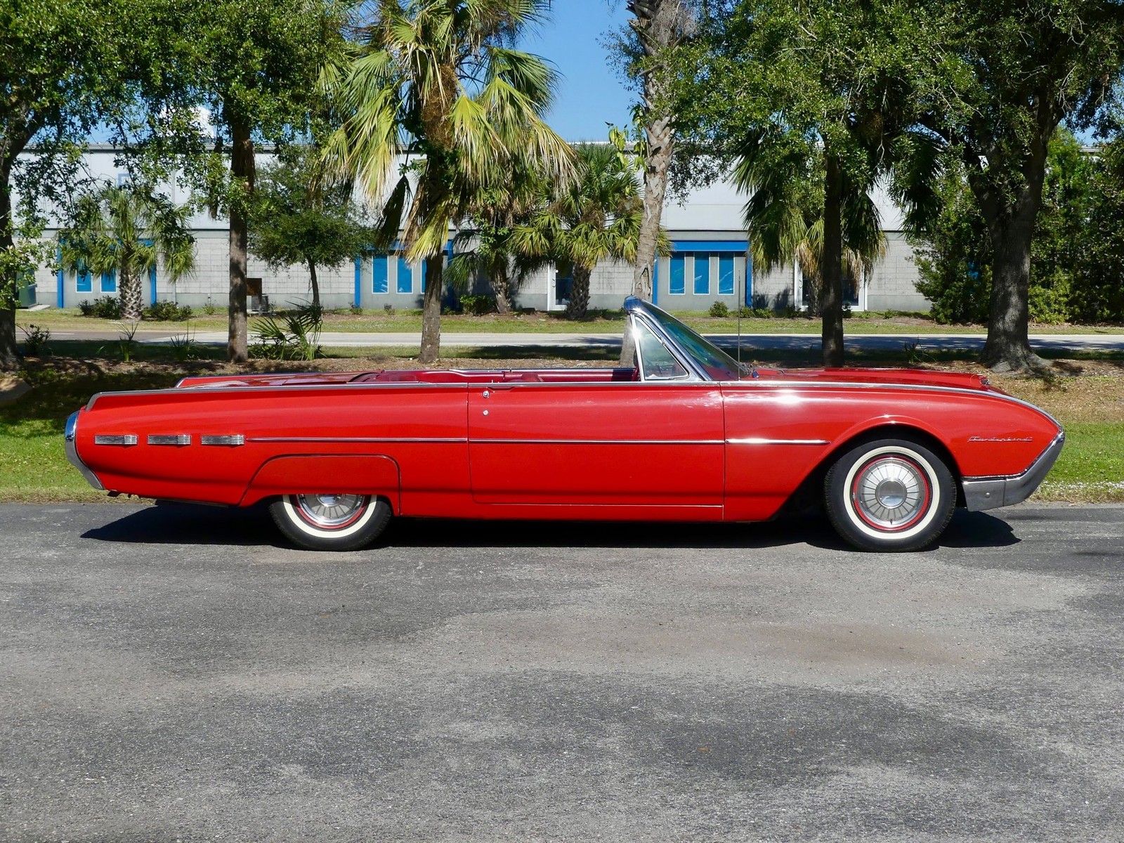Ford-Thunderbird-1962-Convertible-3