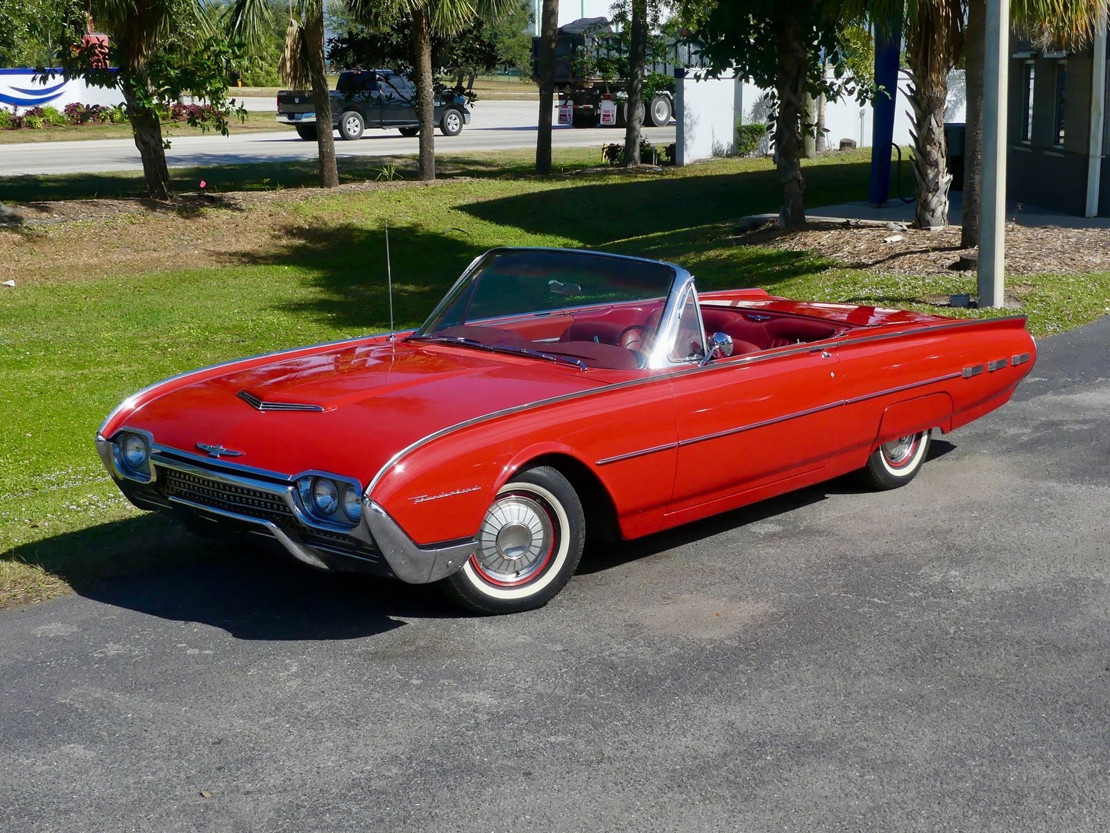 Ford-Thunderbird-1962-Convertible-8
