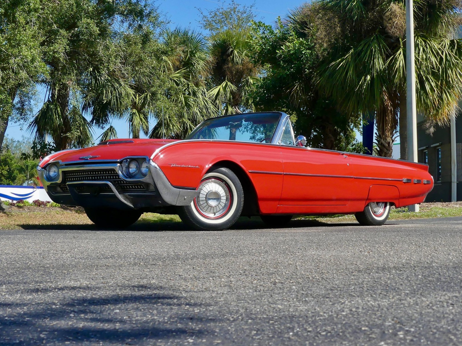 Ford-Thunderbird-1962-Convertible-9