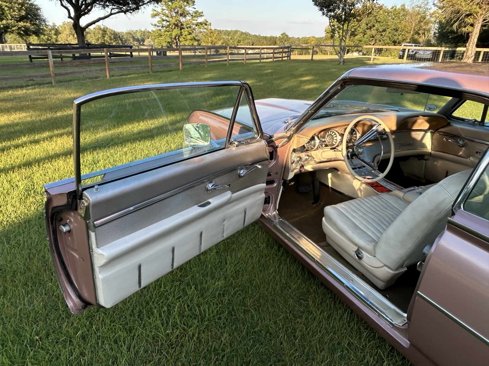 Ford-Thunderbird-1962-Coupe-6