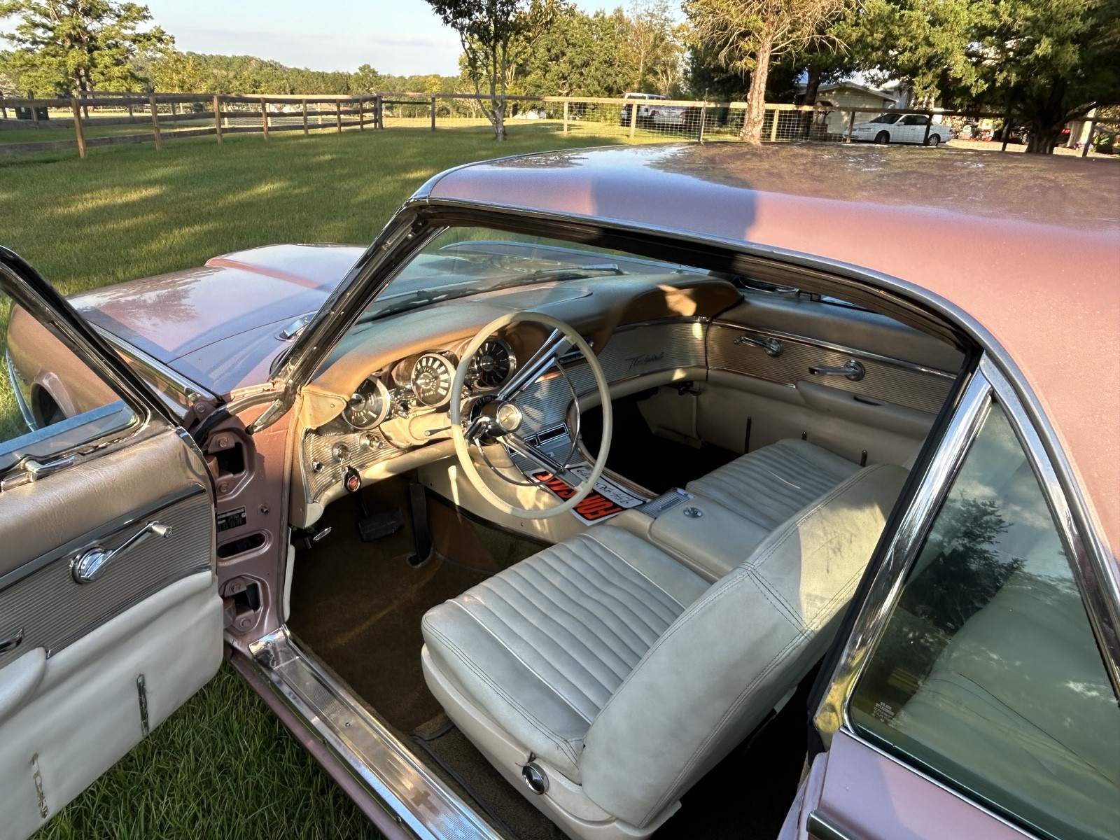 Ford-Thunderbird-1962-Coupe-7