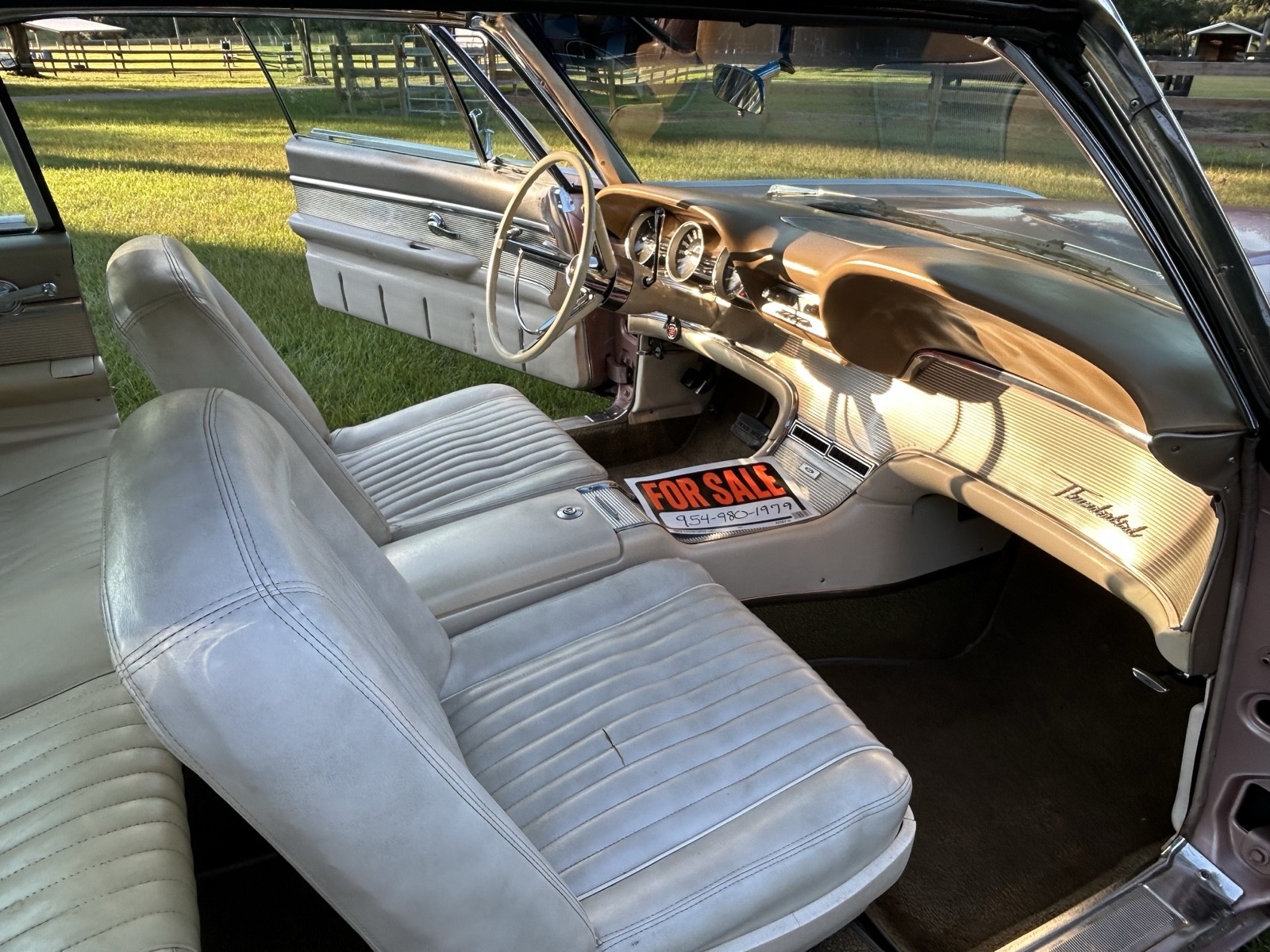 Ford-Thunderbird-1962-Coupe-8