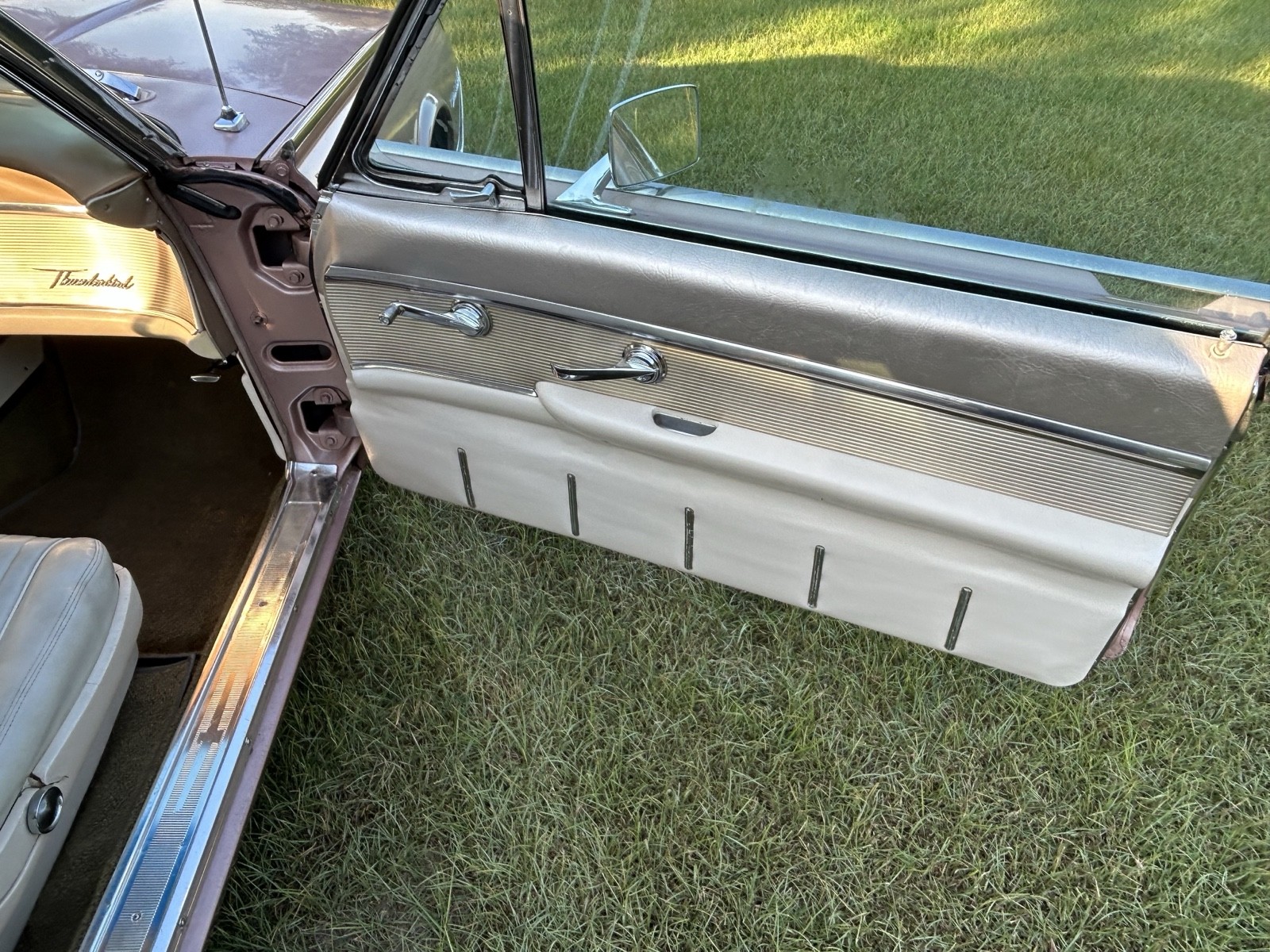 Ford-Thunderbird-1962-Coupe-9