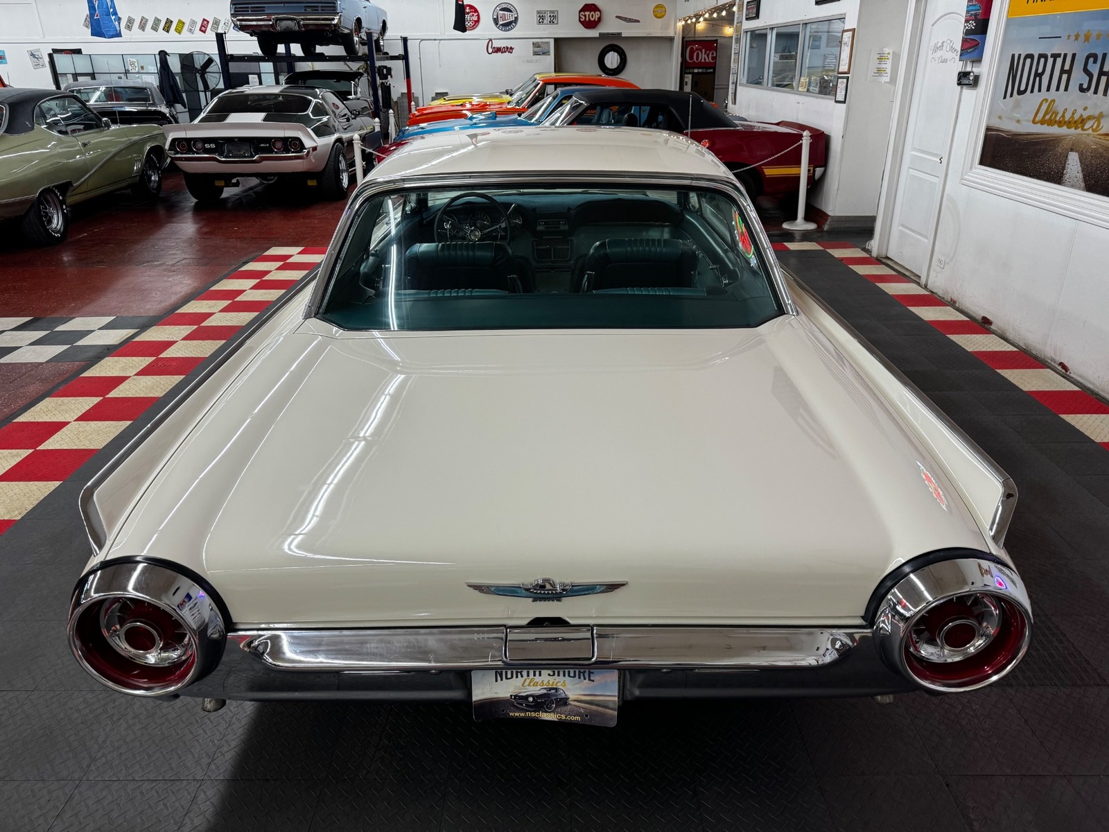 Ford-Thunderbird-1963-Coupe-17