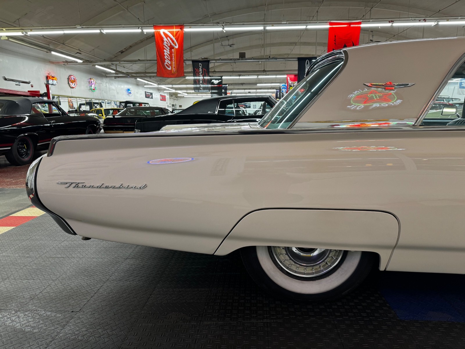 Ford-Thunderbird-1963-Coupe-26
