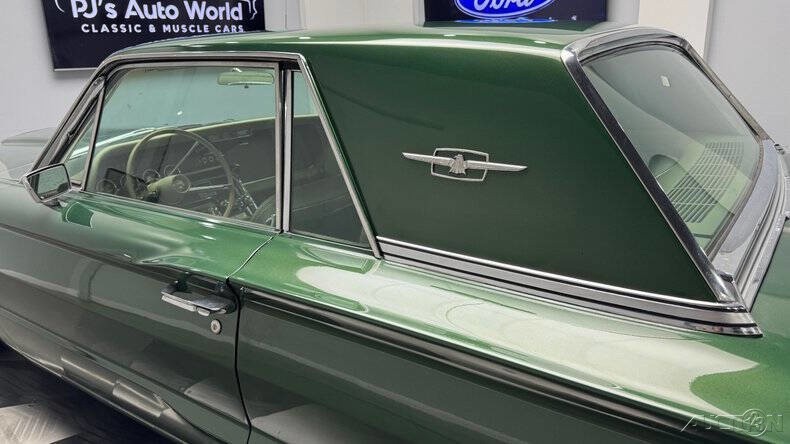 Ford-Thunderbird-1965-17