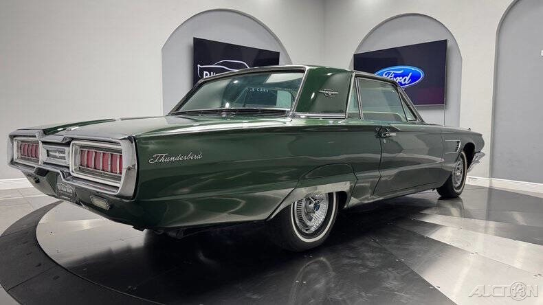 Ford-Thunderbird-1965-18