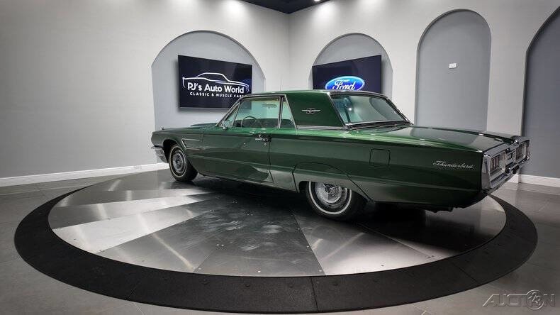 Ford-Thunderbird-1965-3