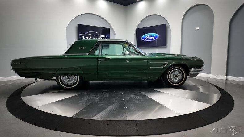 Ford-Thunderbird-1965-4