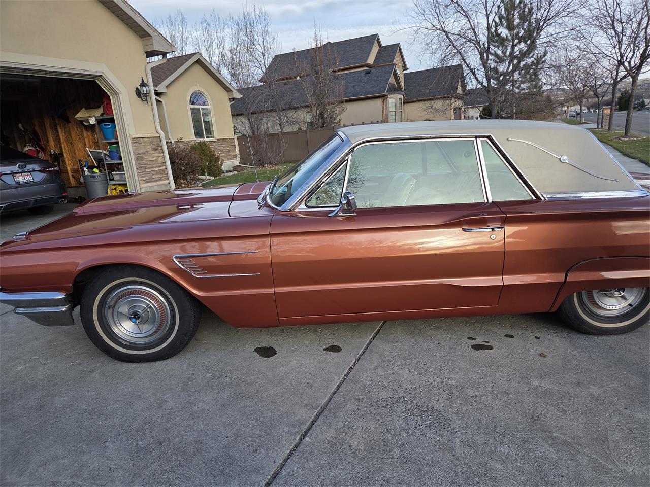 Ford-Thunderbird-1965-Burnt-orange-Ivory-3
