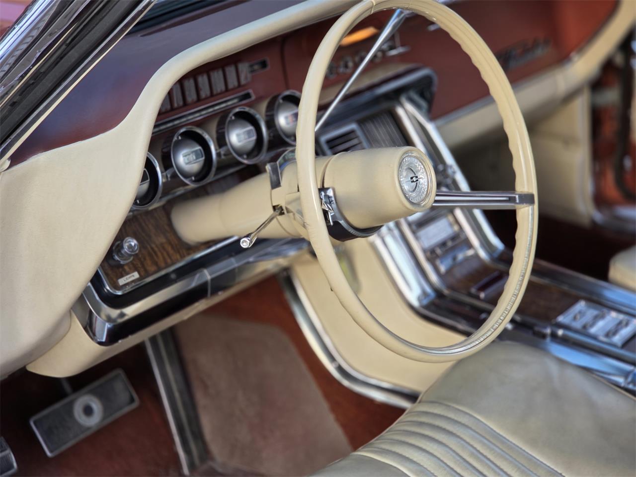 Ford-Thunderbird-1965-Burnt-orange-Ivory-5