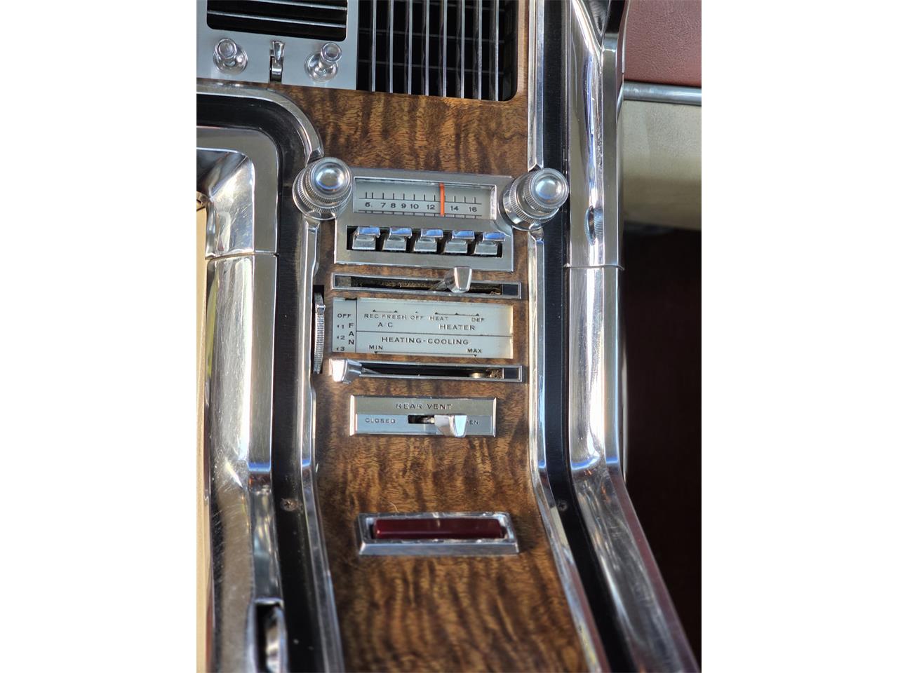 Ford-Thunderbird-1965-Burnt-orange-Ivory-6