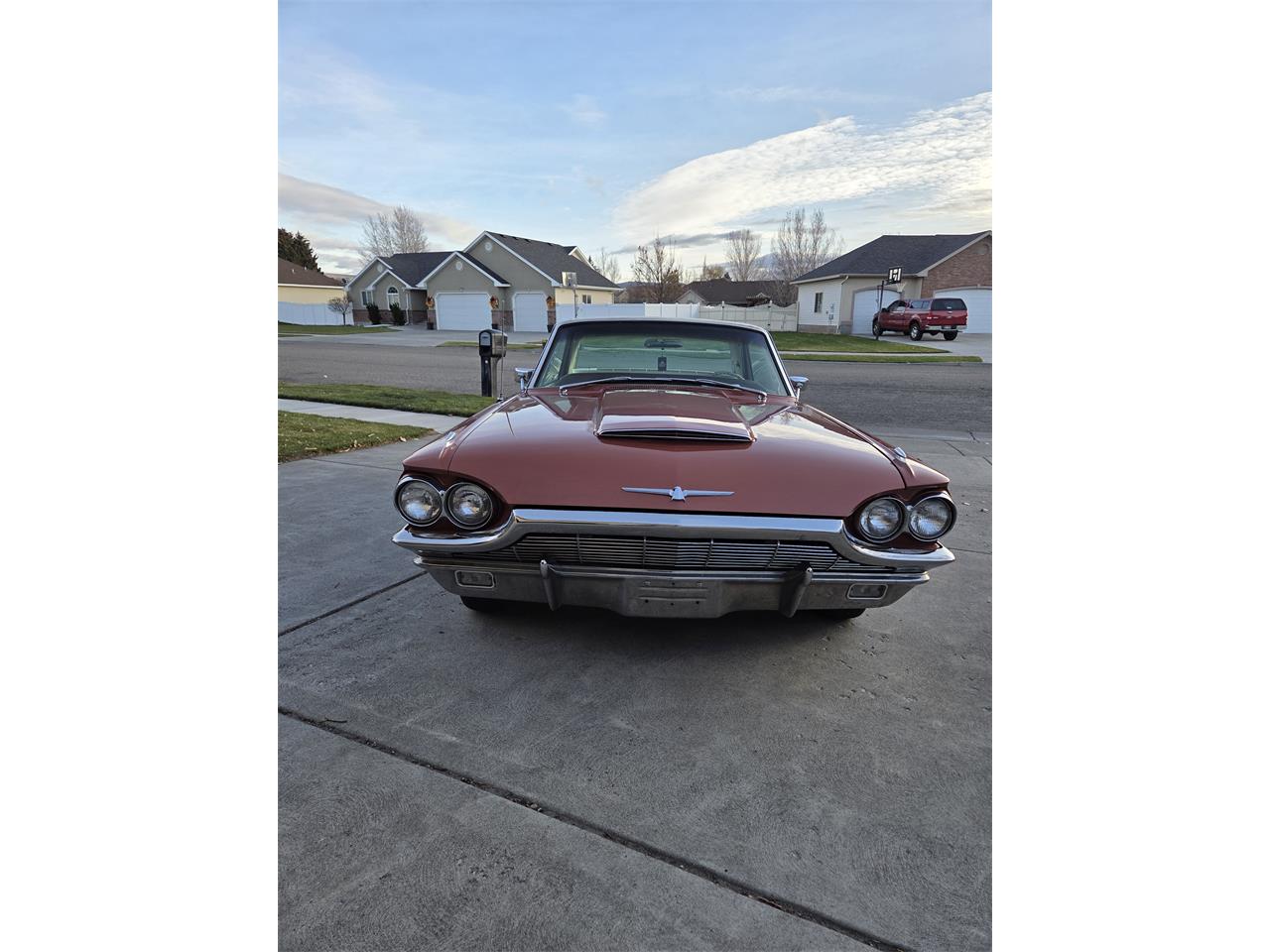 Ford-Thunderbird-1965-Burnt-orange-Ivory