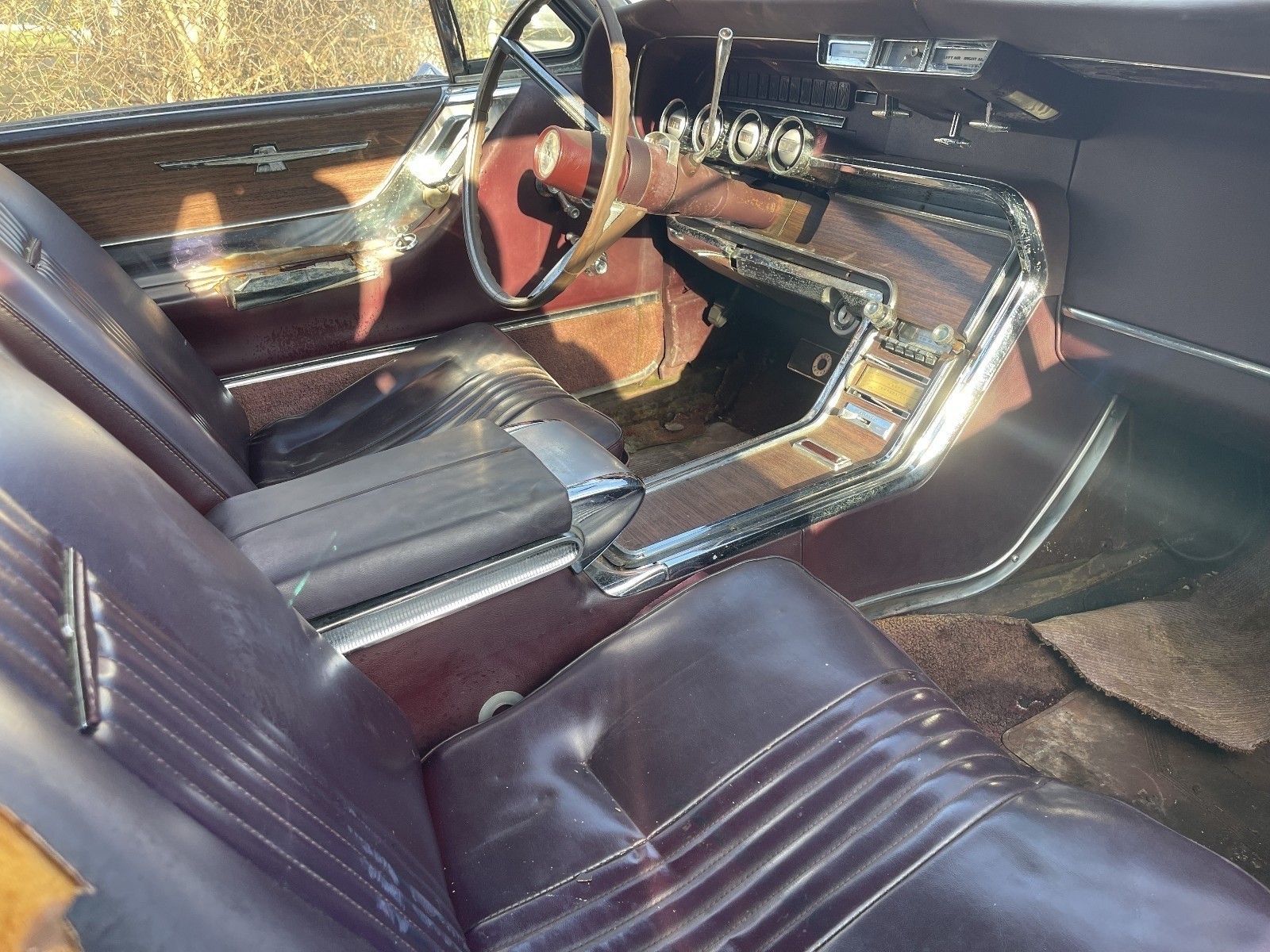 Ford-Thunderbird-1965-Coupe-28