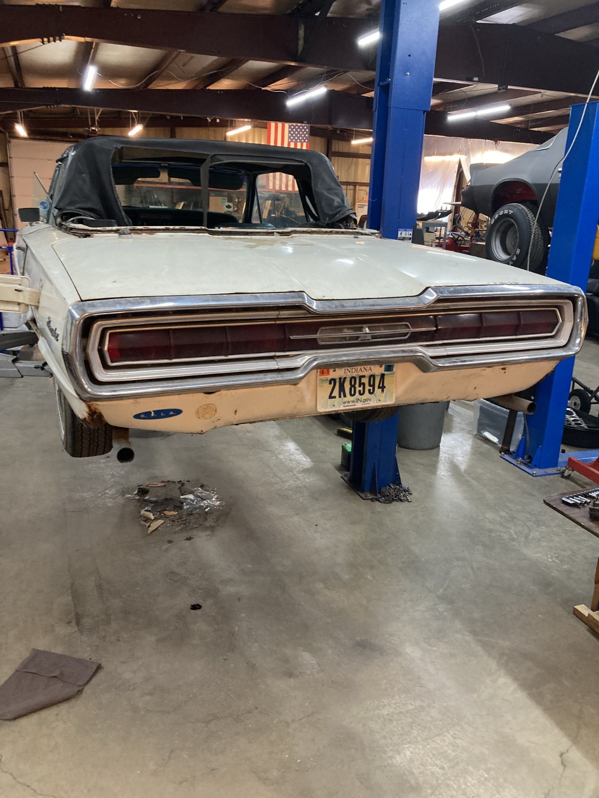 Ford-Thunderbird-1966-1