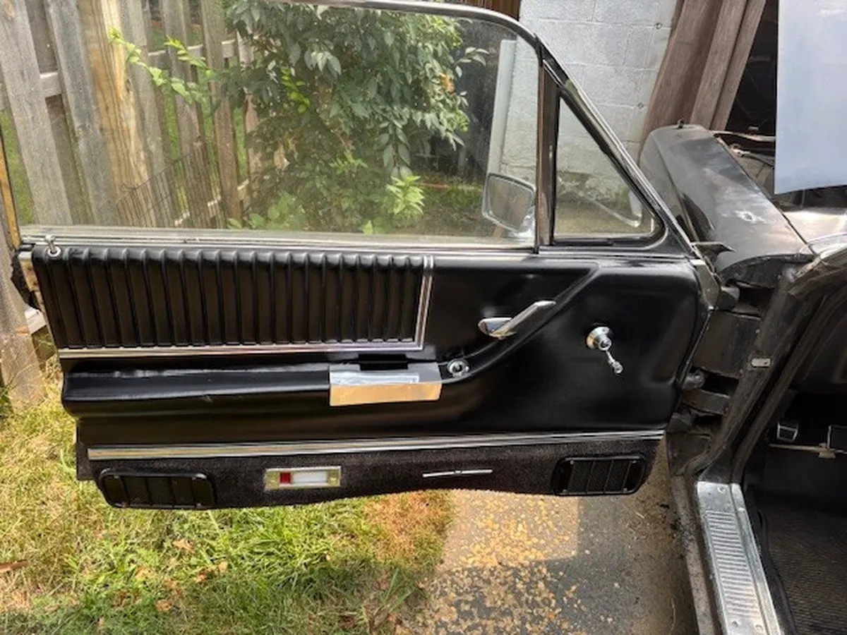 Ford-Thunderbird-1966-Black-Black-11