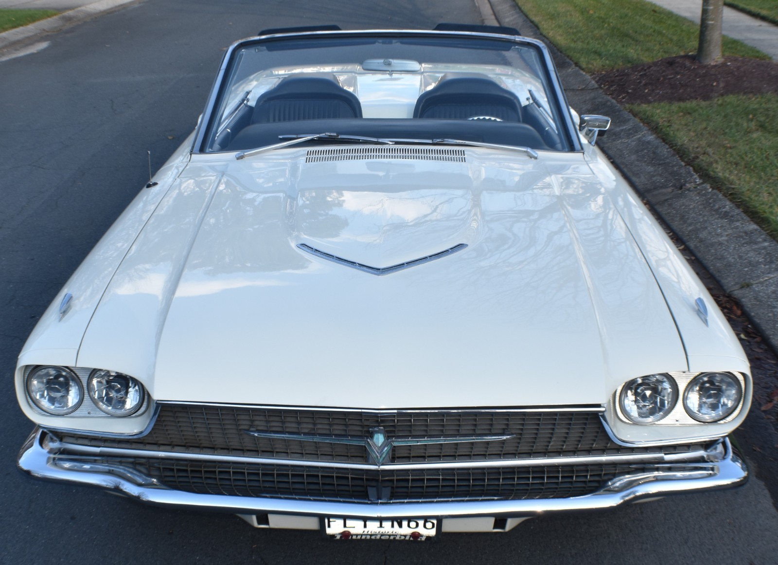 Ford-Thunderbird-1966-Convertible-1