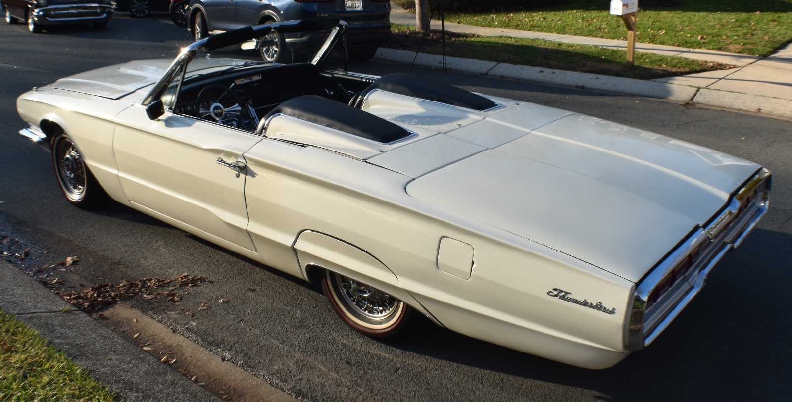 Ford-Thunderbird-1966-Convertible-6