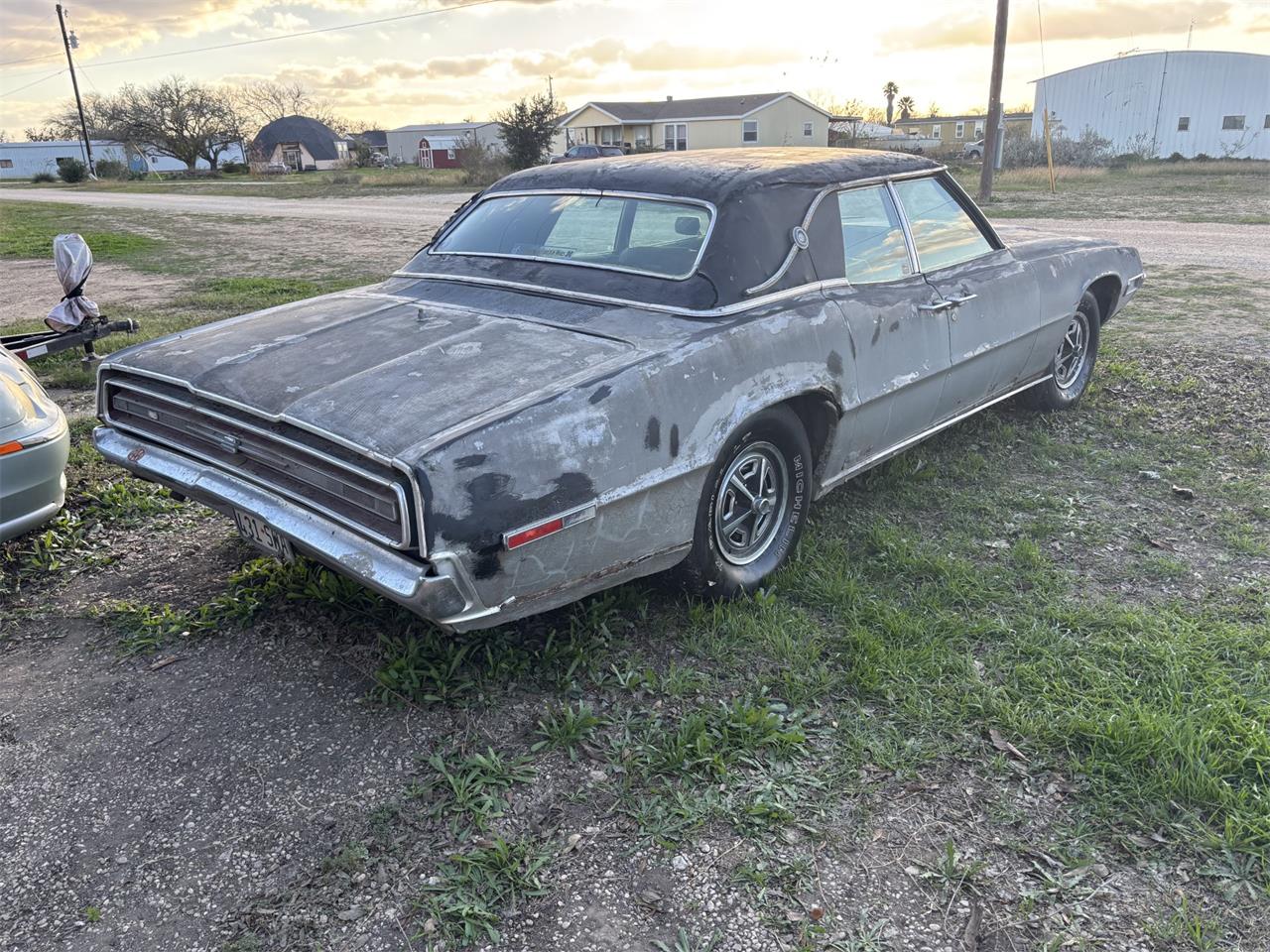 Ford-Thunderbird-1968-Primer-Black