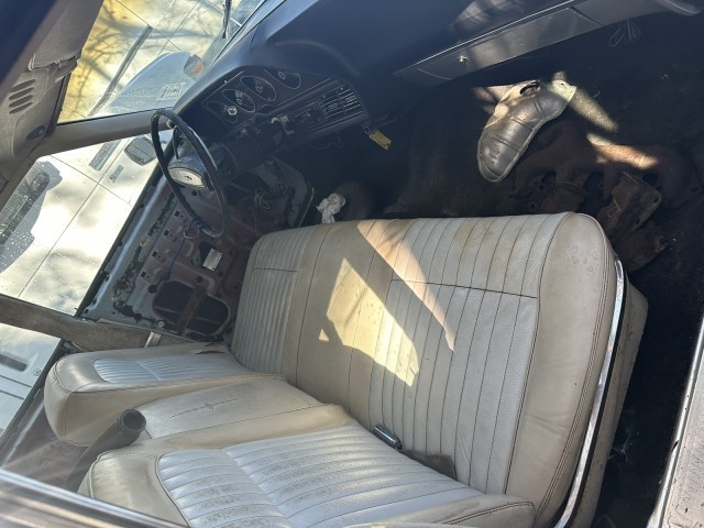 Ford-Thunderbird-1968-Sedan-2