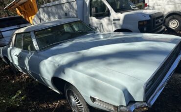 Ford-Thunderbird-1968-Sedan-3