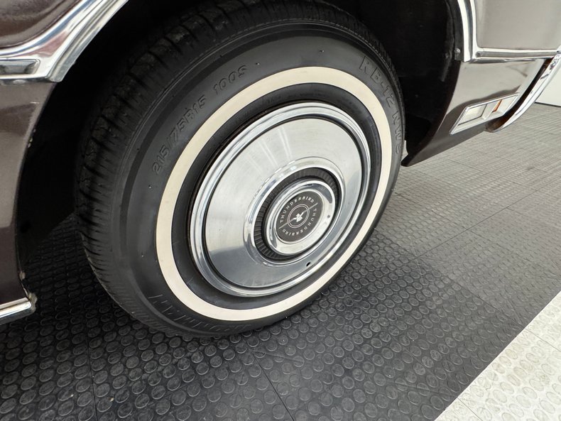 Ford-Thunderbird-1972-Dark-Brown-Metallic-Ginger-2