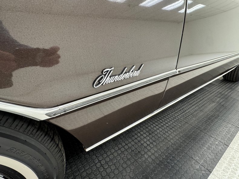 Ford-Thunderbird-1972-Dark-Brown-Metallic-Ginger-23