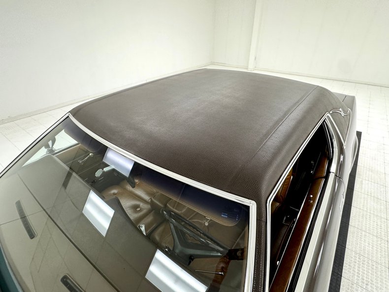 Ford-Thunderbird-1972-Dark-Brown-Metallic-Ginger-25