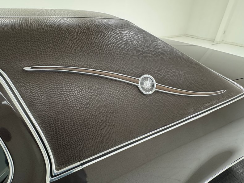 Ford-Thunderbird-1972-Dark-Brown-Metallic-Ginger-28