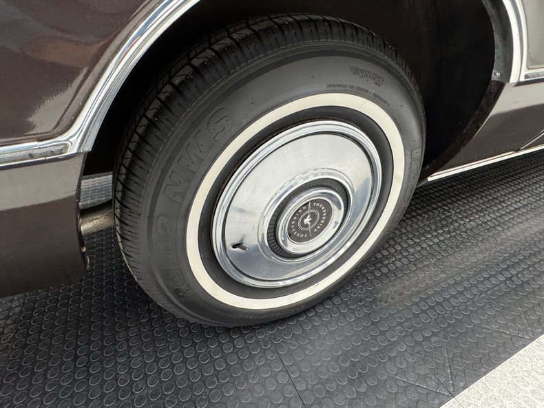 Ford-Thunderbird-1972-Dark-Brown-Metallic-Ginger-32