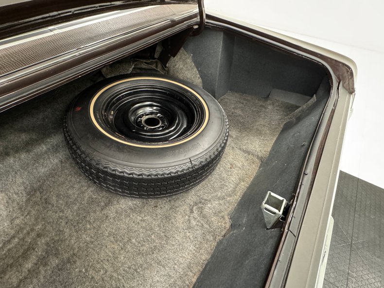 Ford-Thunderbird-1972-Dark-Brown-Metallic-Ginger-49