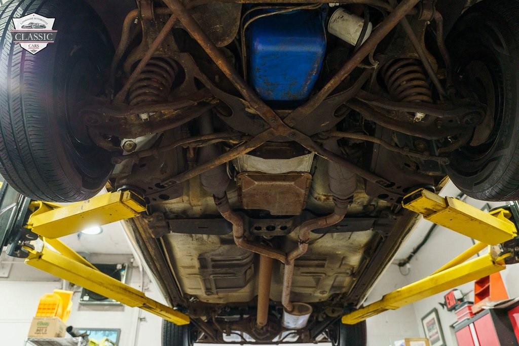 Ford-Thunderbird-1976-1