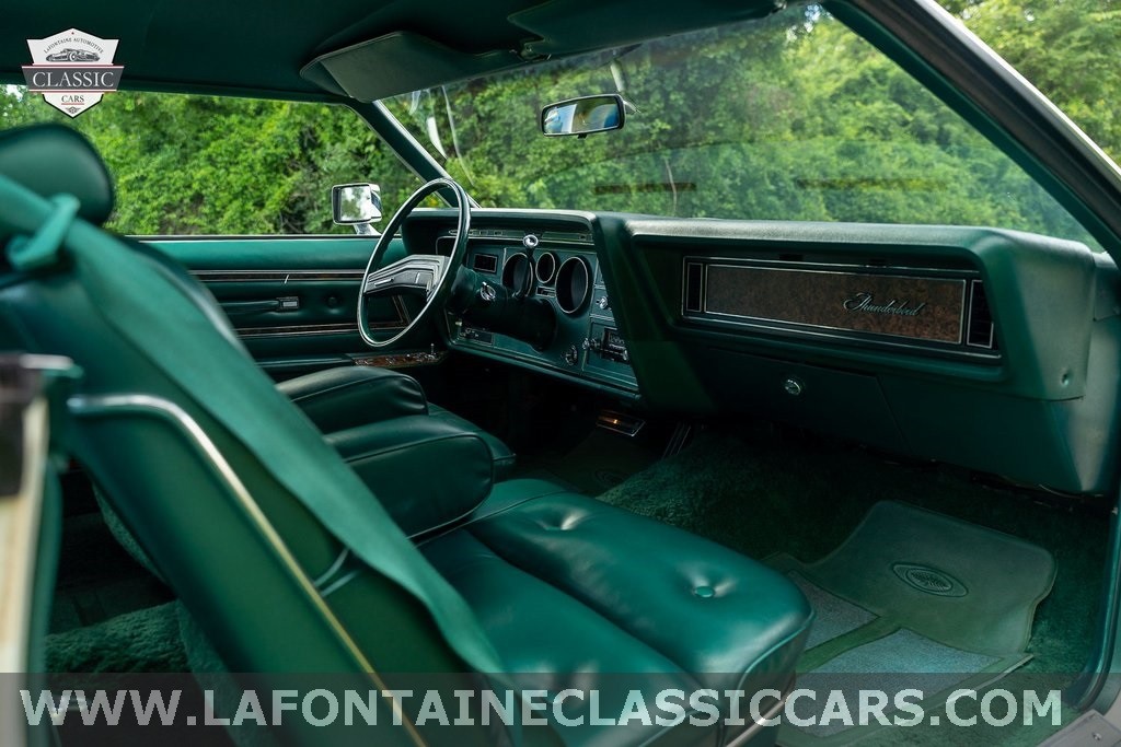 Ford-Thunderbird-1976-11