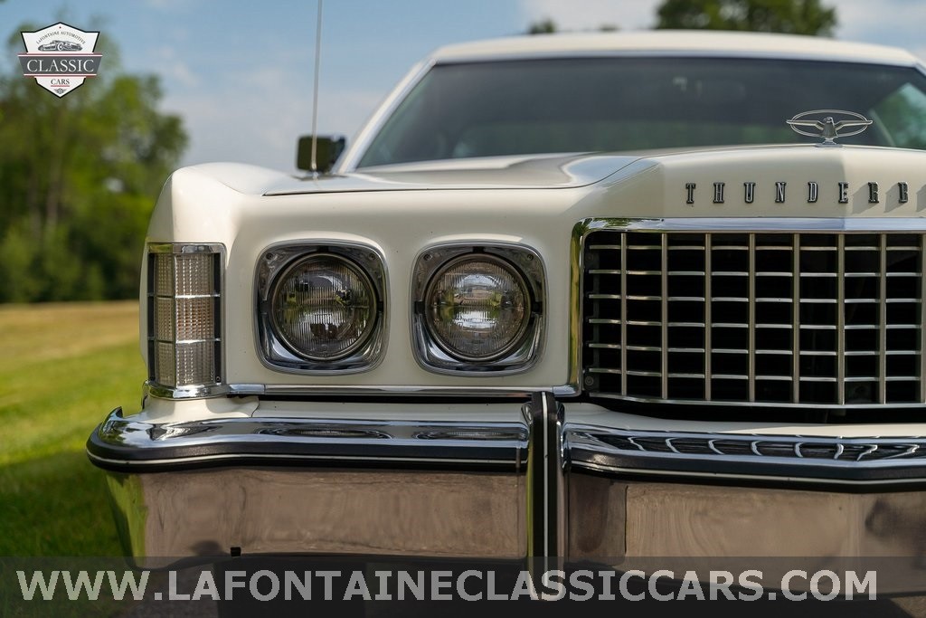 Ford-Thunderbird-1976-16