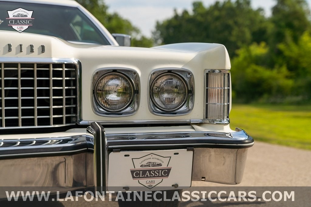 Ford-Thunderbird-1976-17