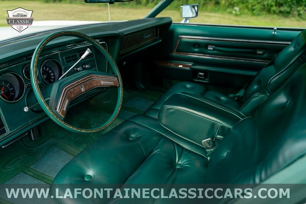 Ford-Thunderbird-1976-2